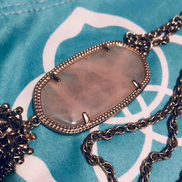 NWOT KENDRA SCOTT ROSE QUARTZ/GOLD RAYNE NECKLACE! - Picture 7 of 7